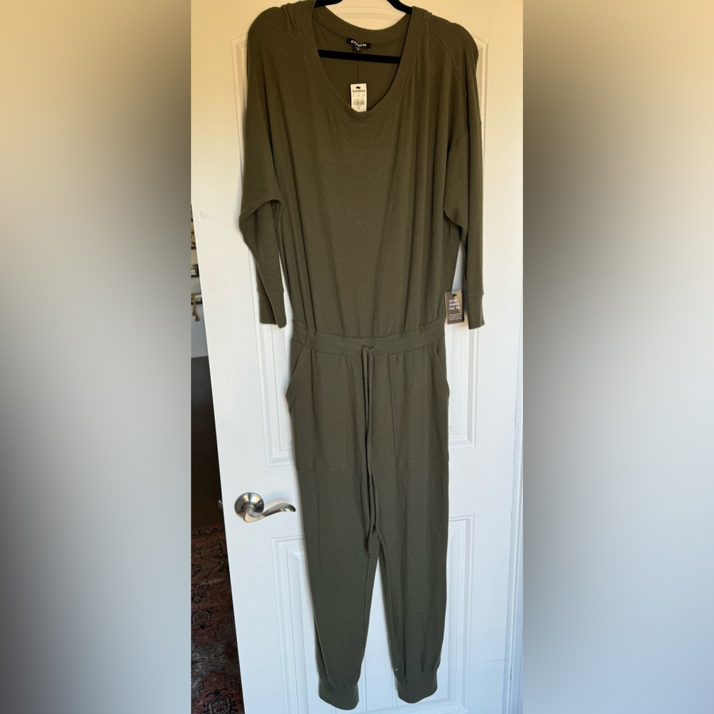 NWT! Express olive green women’s jogger jumpsuit size medium